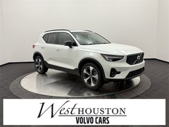 2026 Volvo XC40 B4 Plus SUV