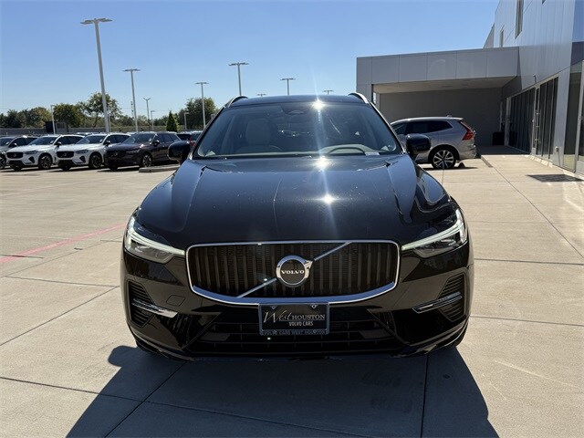 2023 Volvo XC60 B5 Core photo 2