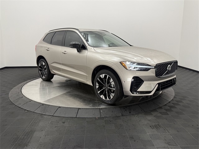 2026 Volvo XC60 Plus's photo