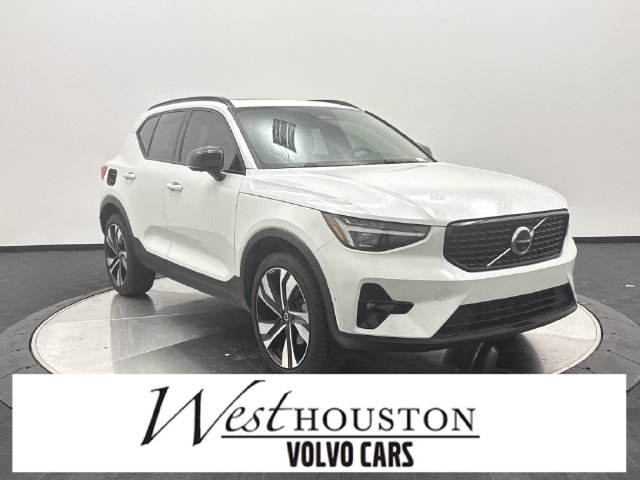 Certified 2024 Volvo XC40 B5 Plus Dark Theme SUV