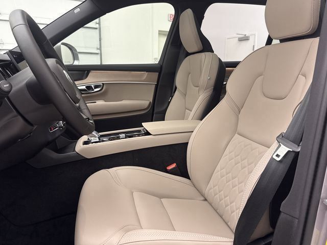 2026 Volvo XC90 Plus - Photo 14