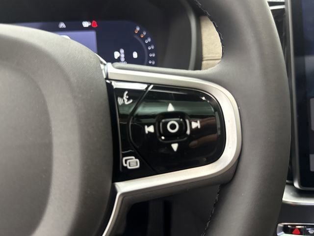 2026 Volvo XC90 Plus - Photo 18