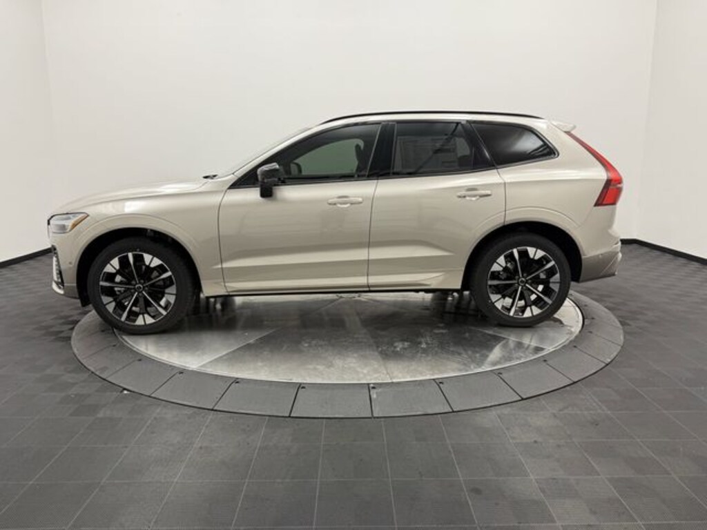 New 2026 Volvo XC60 B5 Plus SUV
