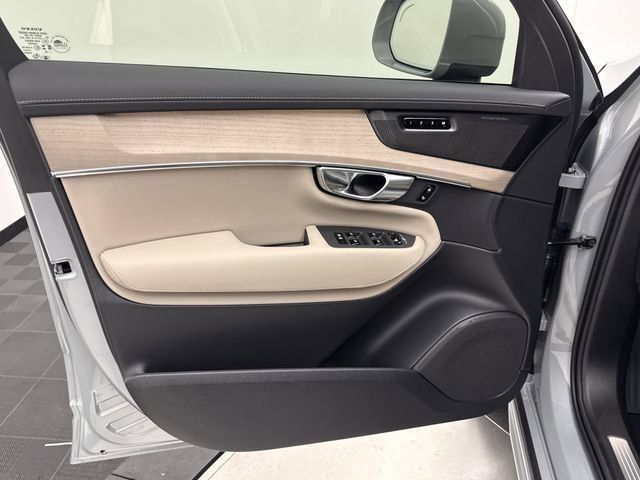 2026 Volvo XC90 Plus - Photo 11