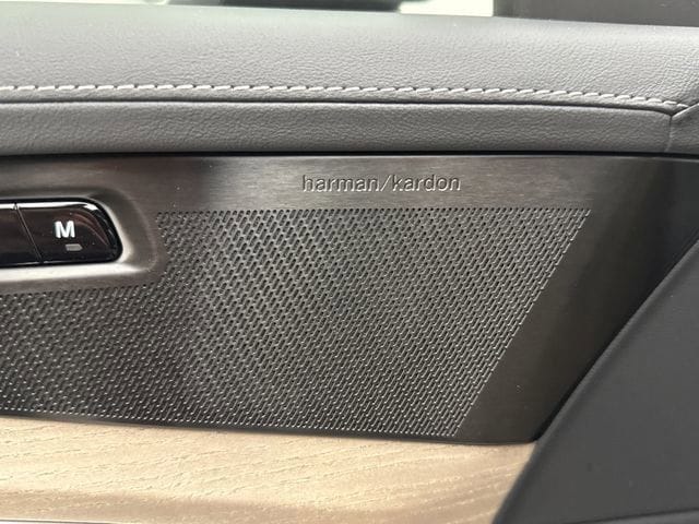 2026 Volvo XC90 Plus - Photo 13