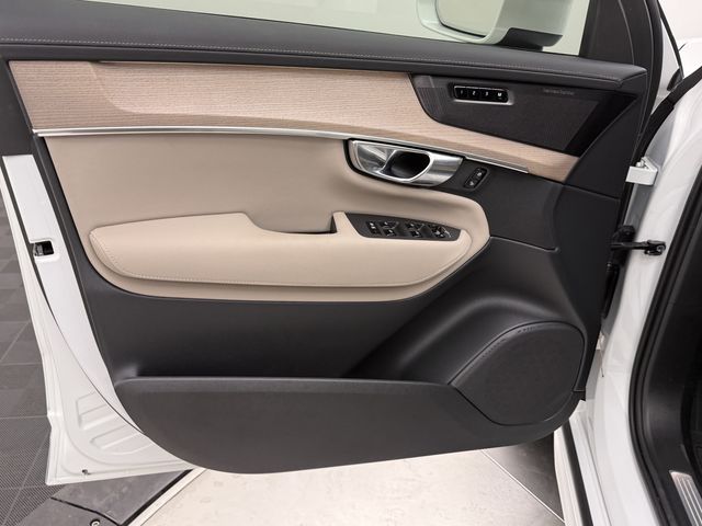 2026 Volvo XC90 Plus - Photo 10