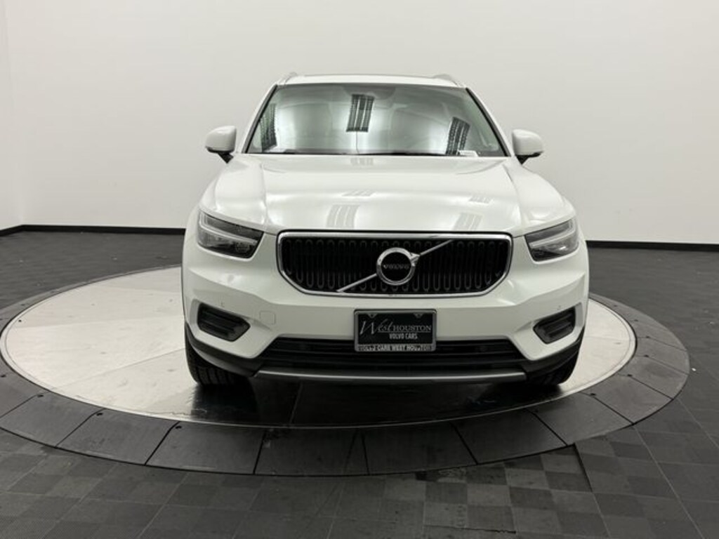 Used 2020 Volvo XC40 Momentum SUV