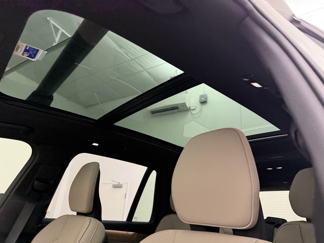 2026 Volvo XC90 Plus - Photo 13