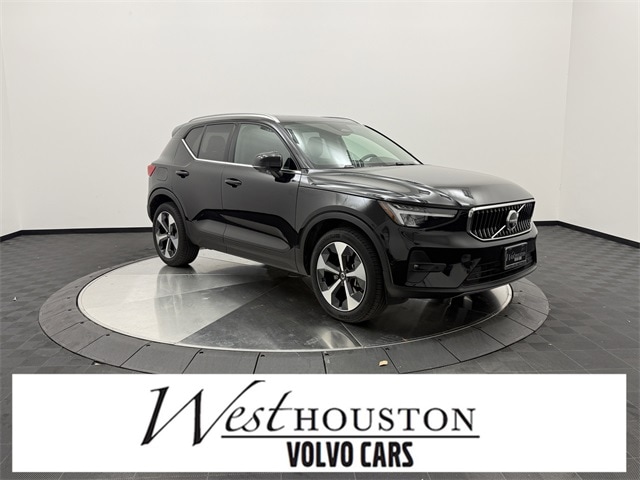 2025 Volvo XC40 Plus's photo