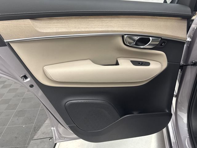 2026 Volvo XC90 Plus - Photo 25