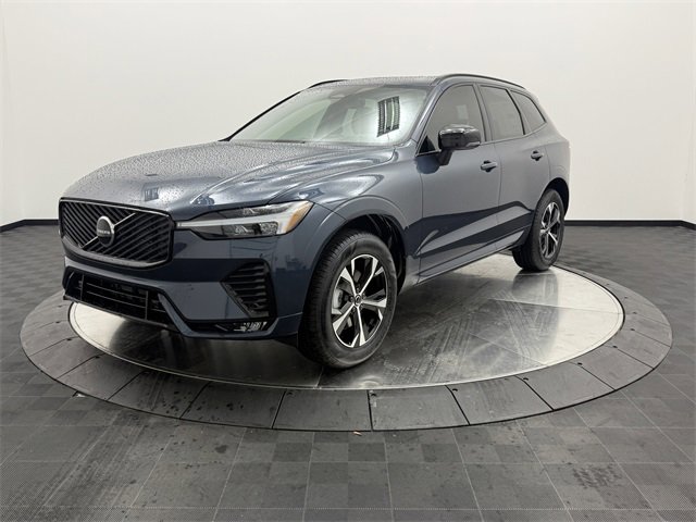 2026 Volvo XC60 B5 Core photo 3