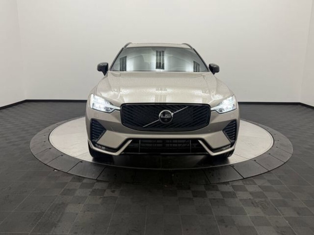 New 2026 Volvo XC60 B5 Plus SUV