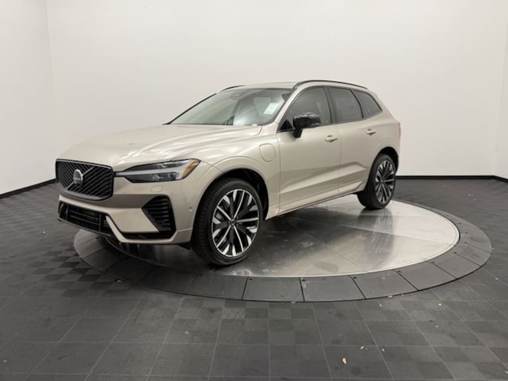 New 2026 Volvo XC60 plug-in hybrid T8 Ultra SUV