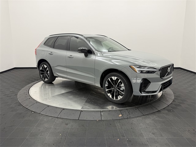 2026 Volvo XC60 Plus's photo