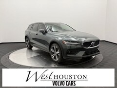 2026 Volvo V60 Cross Country B5 Plus Wagon