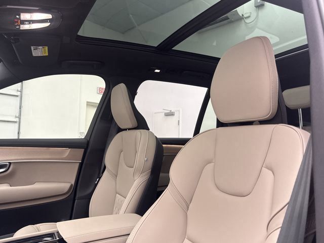 2026 Volvo XC90 Plus - Photo 15