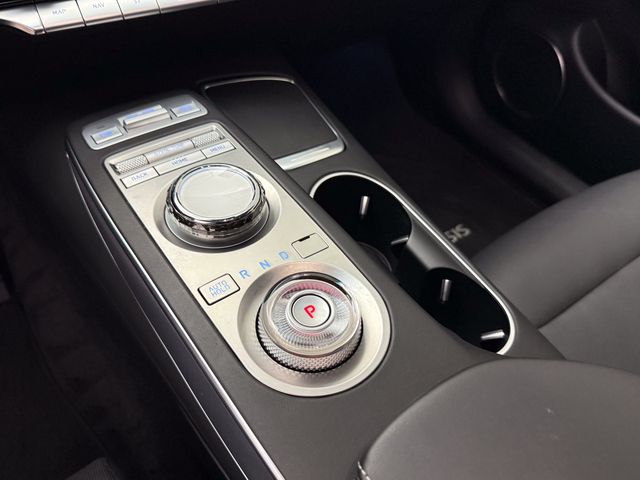 2024 GENESIS GV70 Standard - Photo 11