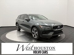 2026 Volvo V60 Cross Country B5 Plus Wagon