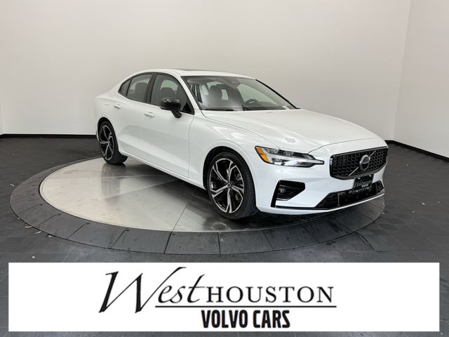 2024 Volvo S60 B5 Core Dark Theme AWD's photo