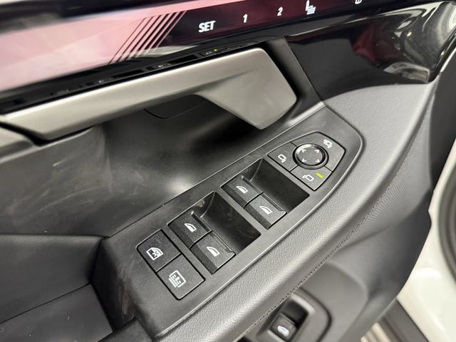2025 BMW 5 Series 540i - Photo 12