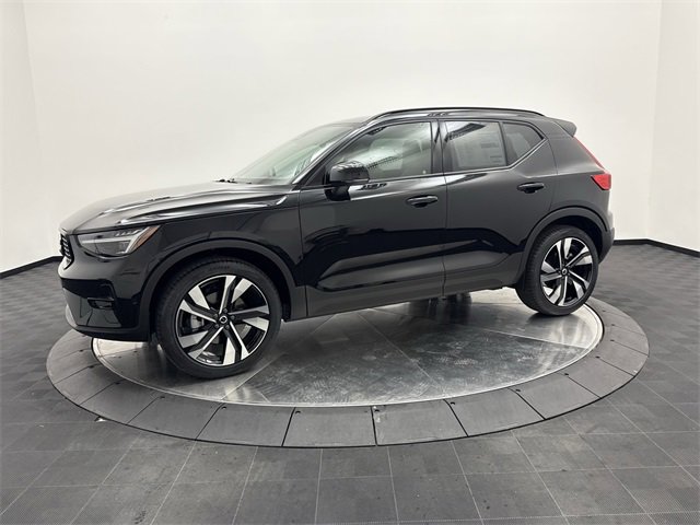 2026 Volvo XC40 photo 4