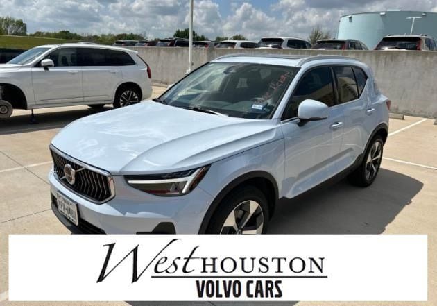 2024 Volvo XC40 B5 Core Bright AWD's photo