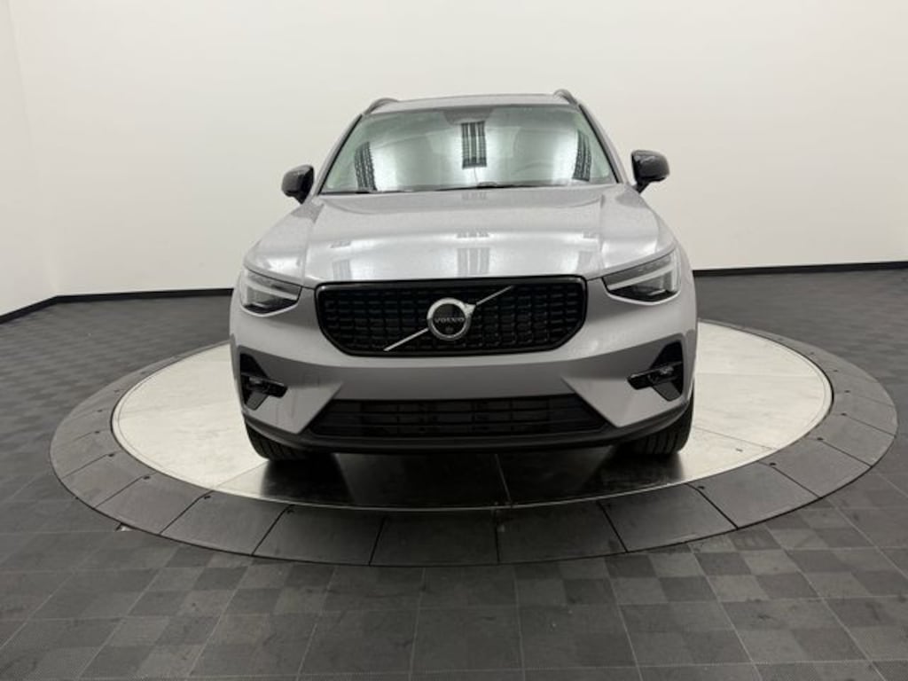 New 2026 Volvo XC40 B5 Ultra SUV