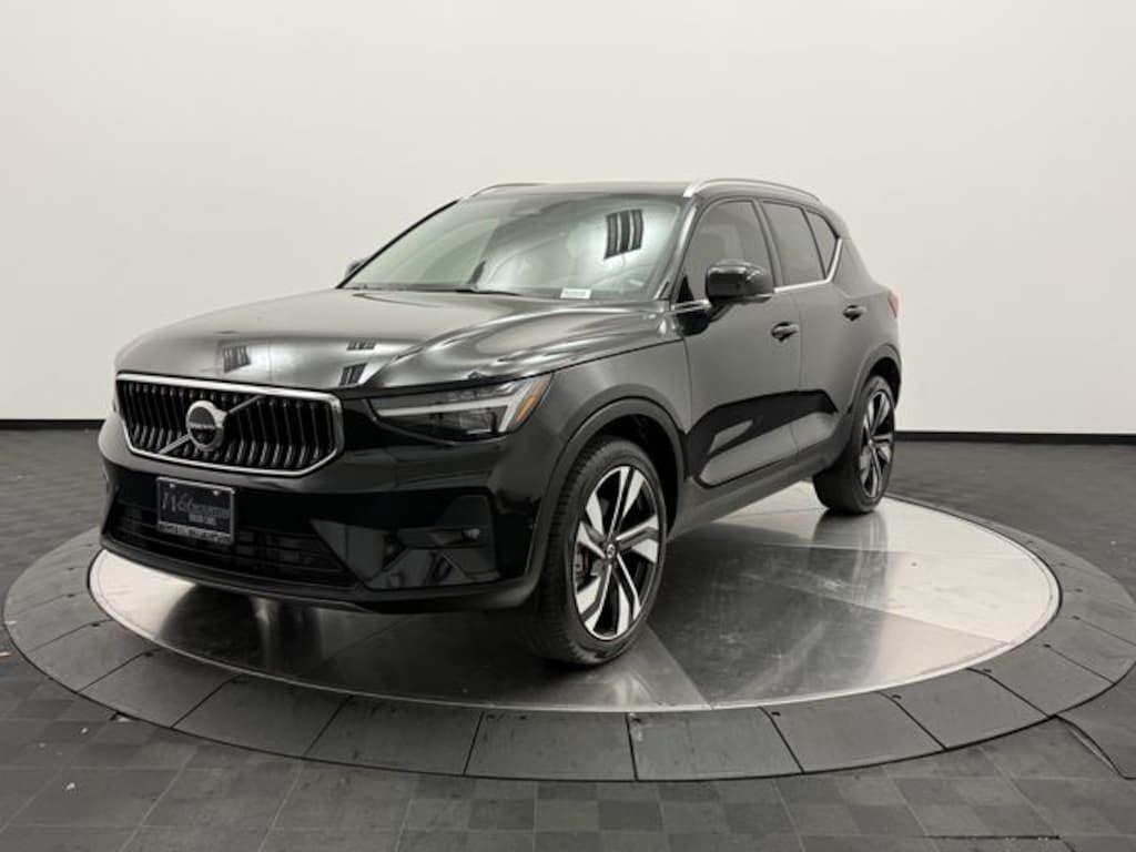 Certified 2024 Volvo XC40 B5 Plus Bright Theme SUV