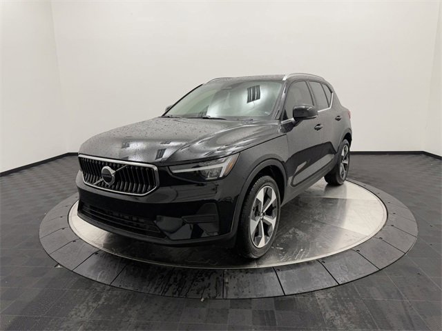 2025 Volvo XC40 Core photo 4