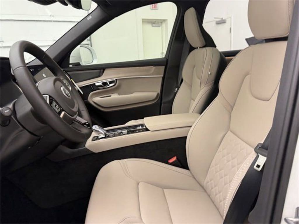New 2026 Volvo XC90 B6 Plus 7-Seater SUV