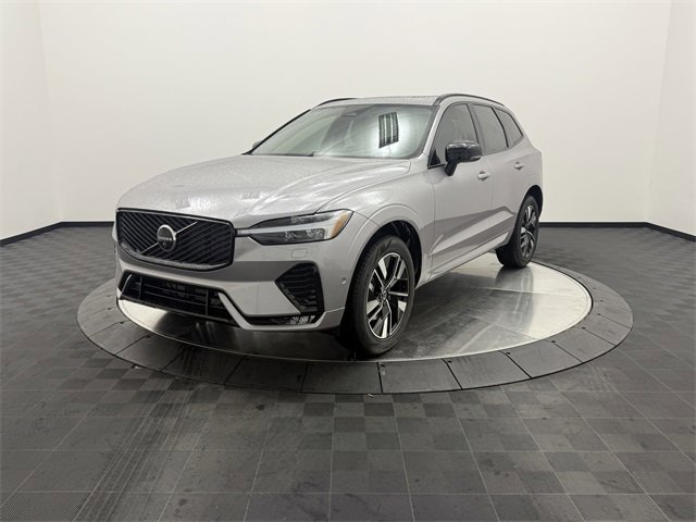 2026 Volvo XC60 B5 Plus photo 3