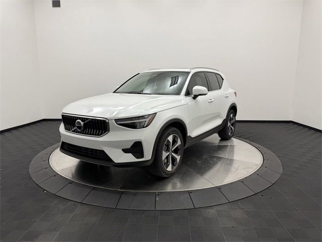 2025 Volvo XC40 Core photo 4