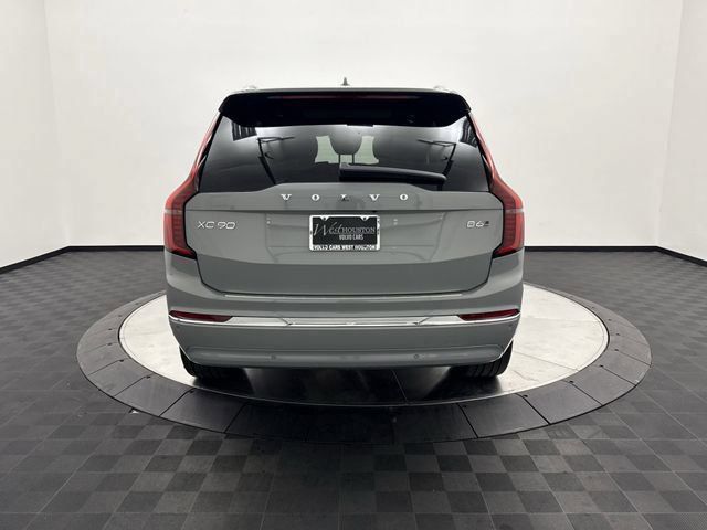 2026 Volvo XC90 Plus - Photo 7