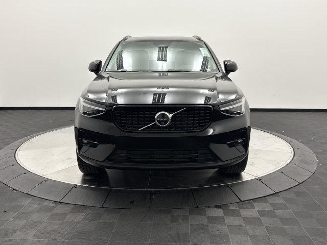 New 2026 Volvo XC40 B5 Ultra SUV