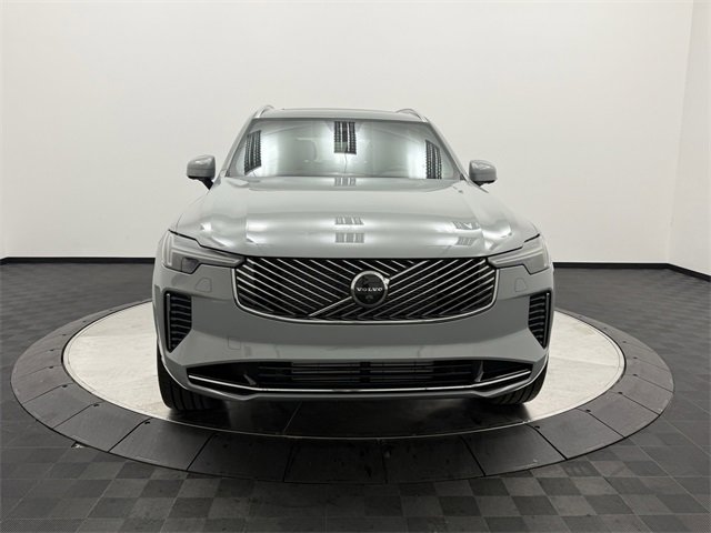 2026 Volvo XC90 T8 Plus photo 2