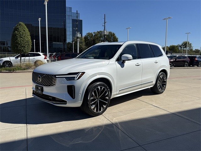 2025 Volvo XC90 B5 Plus photo 2