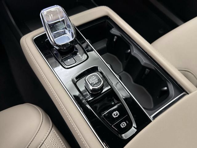 2026 Volvo XC90 Plus - Photo 22