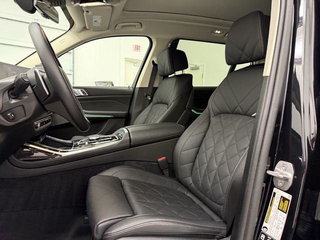 2025 BMW X7 40i - Photo 12