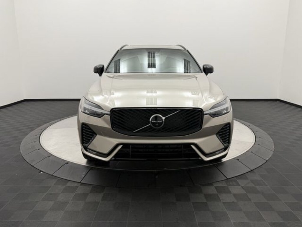 New 2026 Volvo XC60 B5 Plus SUV