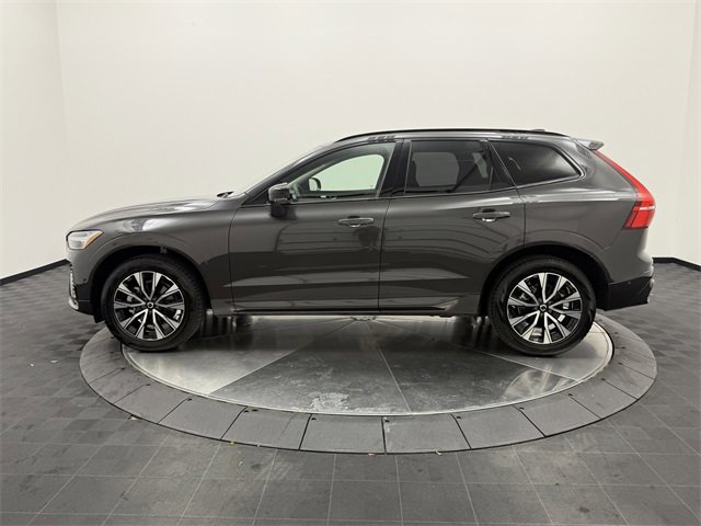2025 Volvo XC60 B5 Plus photo 4