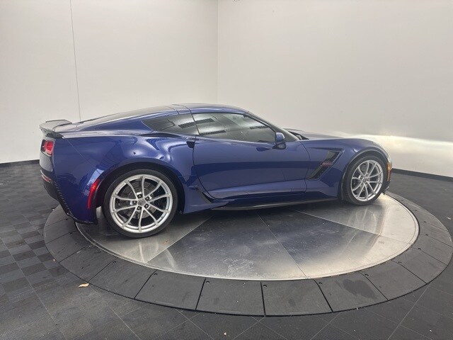 2017 Chevrolet Corvette Grand Sport 2LT photo 3