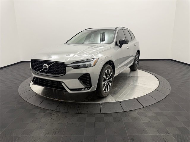 2025 Volvo XC60 B5 Core photo 3