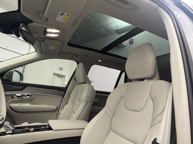 2026 Volvo XC90 Ultra - Photo 14