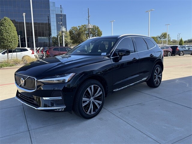 2023 Volvo XC60 B5 Plus photo 2