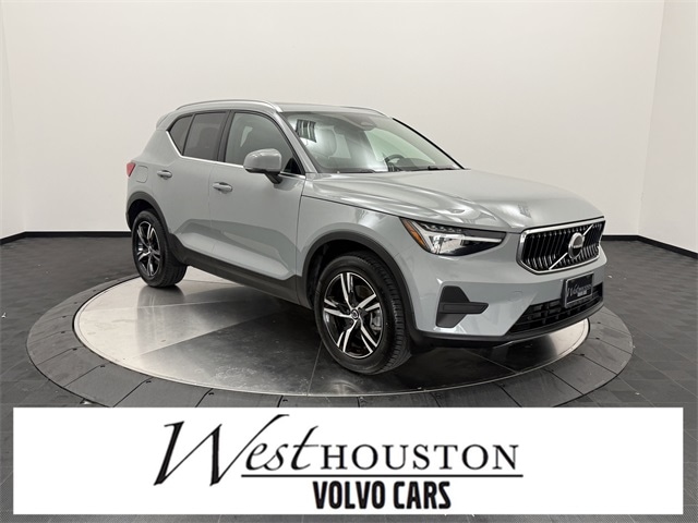 2025 Volvo XC40 Core