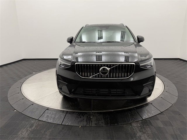 2025 Volvo XC40 Core photo 3