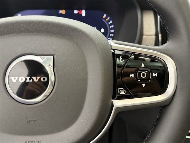 2026 Volvo XC90 Plus - Photo 18