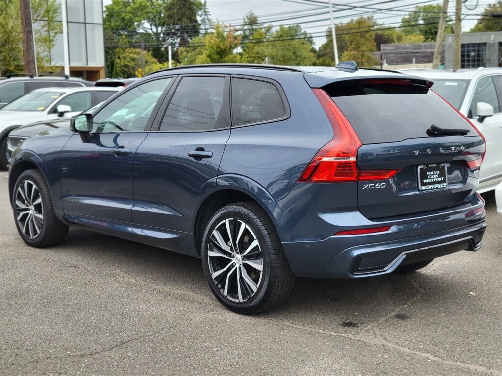 2025 Volvo XC60 B5 Plus photo 3