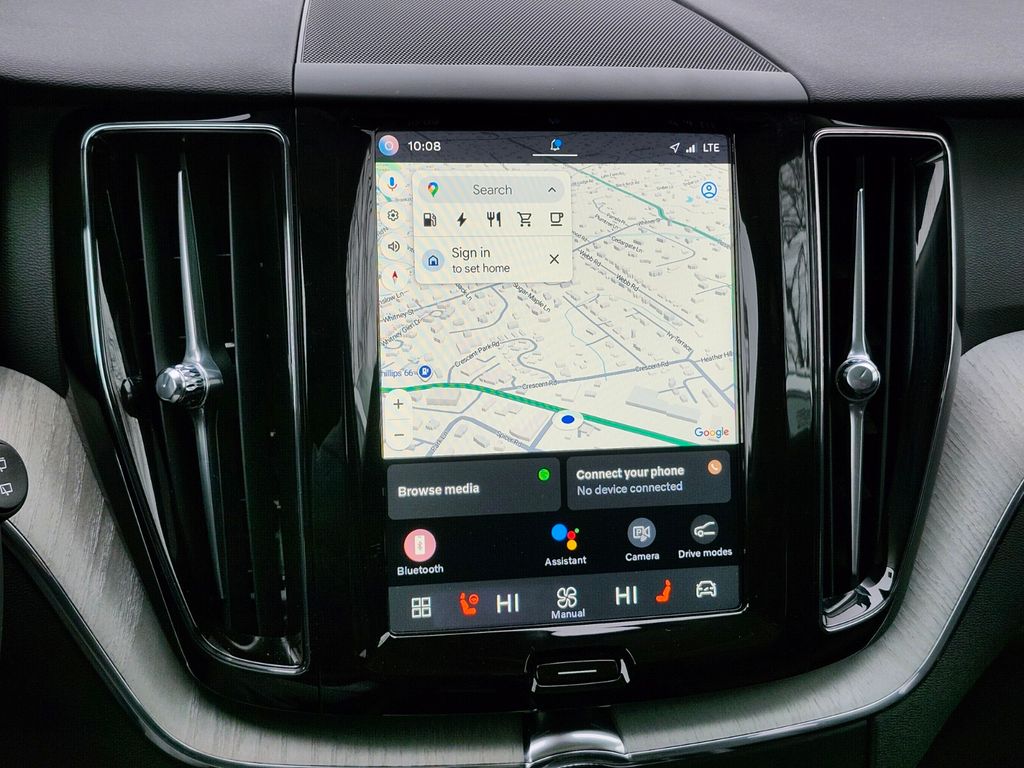 2025 Volvo XC60 Plus - Photo 18