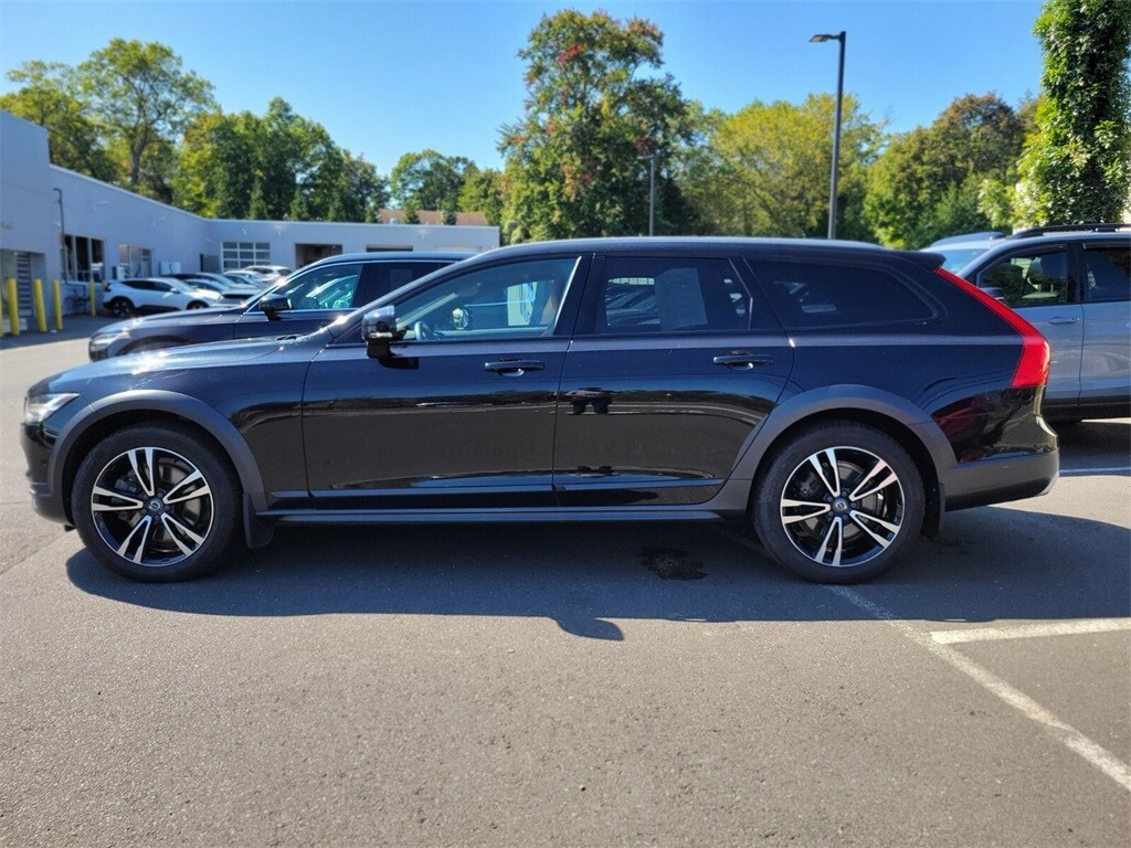 2018 Volvo V90 Cross Country T5 AWD photo 2